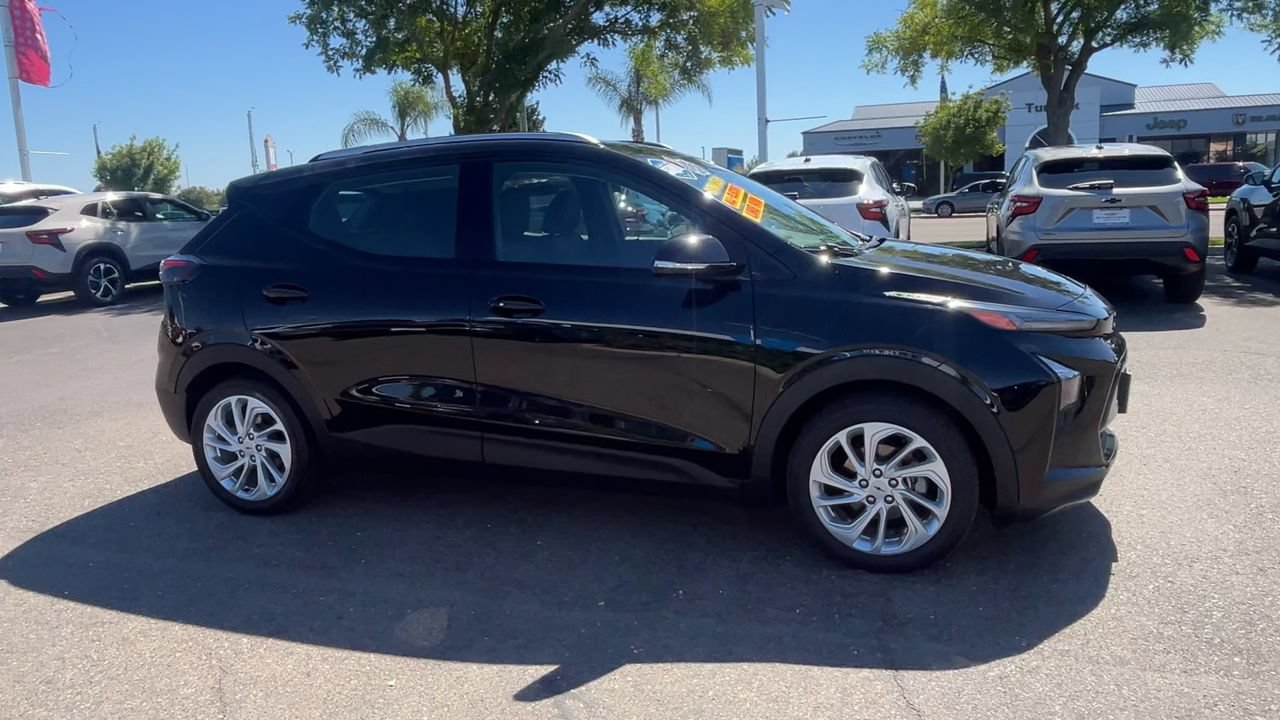 Used 2023 Chevrolet Bolt EUV LT w/ Driver Confidence Package FWD image 8