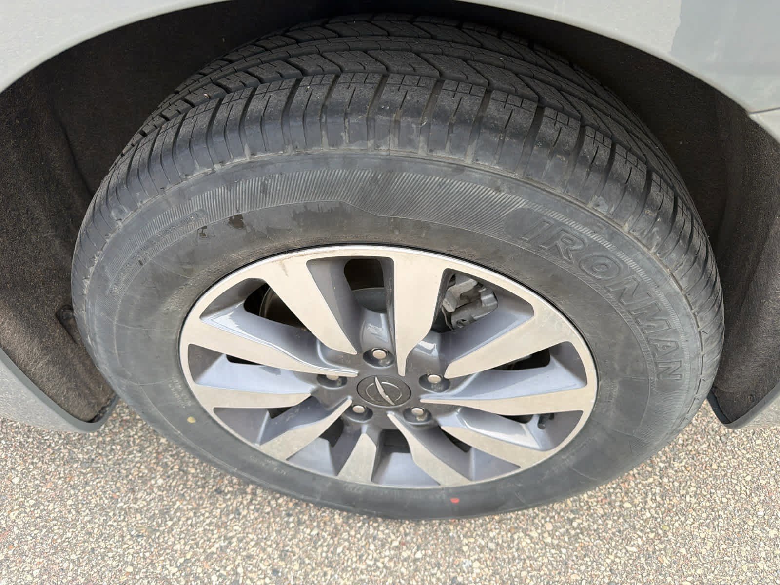 Used 2023 Chrysler Pacifica Touring-L FWD image 11