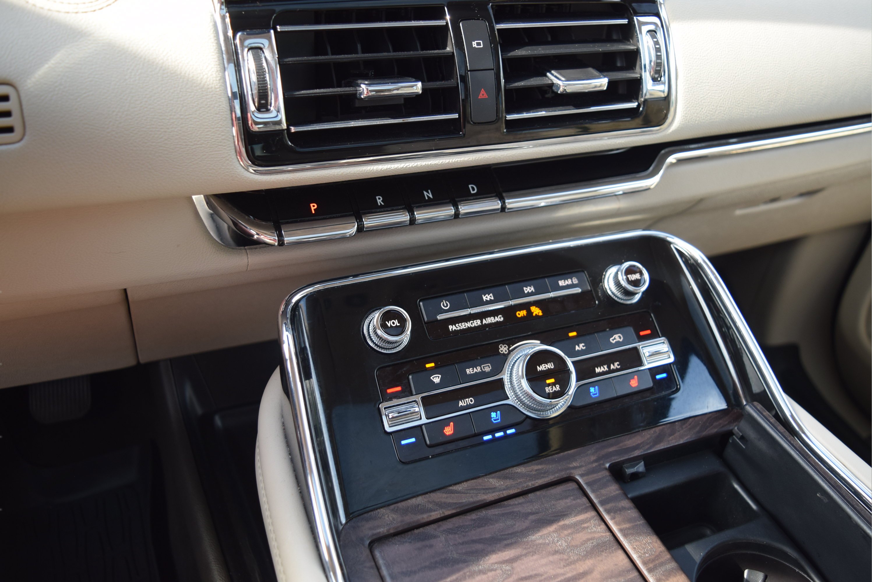 Used 2020 Lincoln Navigator Reserve w/ Luxury Package AWD/4WD image 17