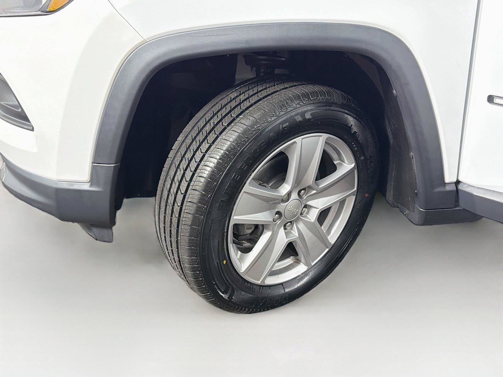 Used 2022 Jeep Compass Latitude AWD/4WD image 36