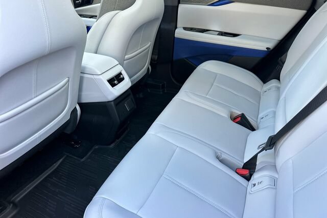 New 2027 Cadillac Optiq Sport w/ LPO, Floor Liner Package AWD/4WD image 12