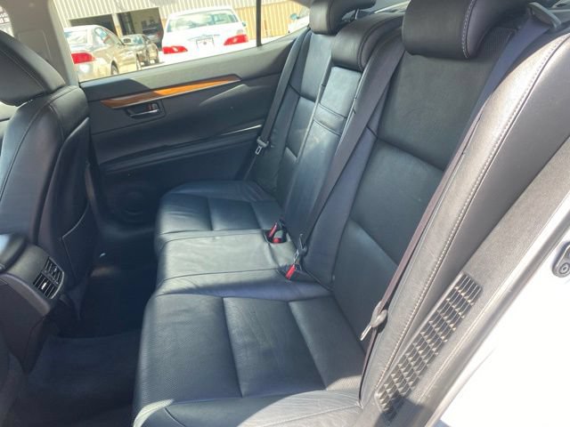 Used 2013 Lexus ES 300h w/ Luxury Pkg FWD image 19
