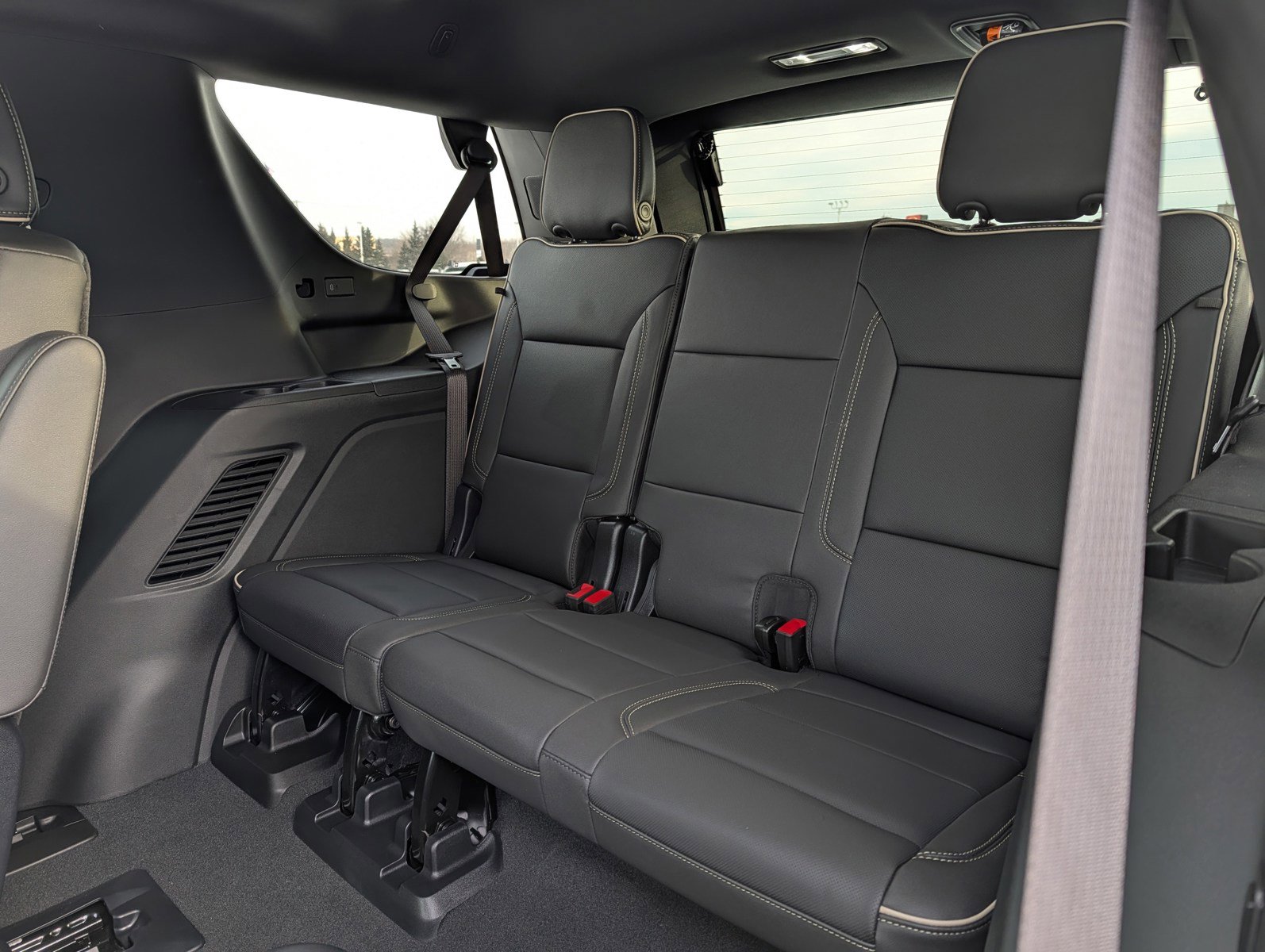 Used 2025 Chevrolet Tahoe Premier image 12