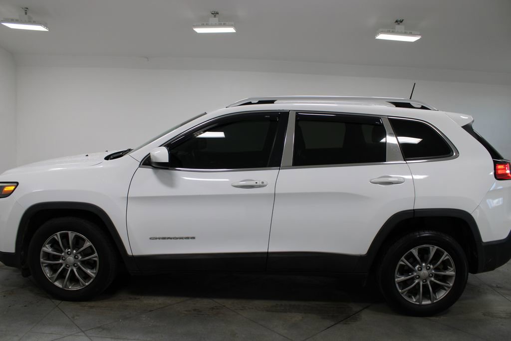 Used 2019 Jeep Cherokee Latitude Plus w/ Comfort/Convenience Group image 6