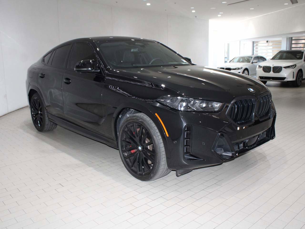 Certified 2025 BMW X6 M60i w/ Parking Assistance Package image 9