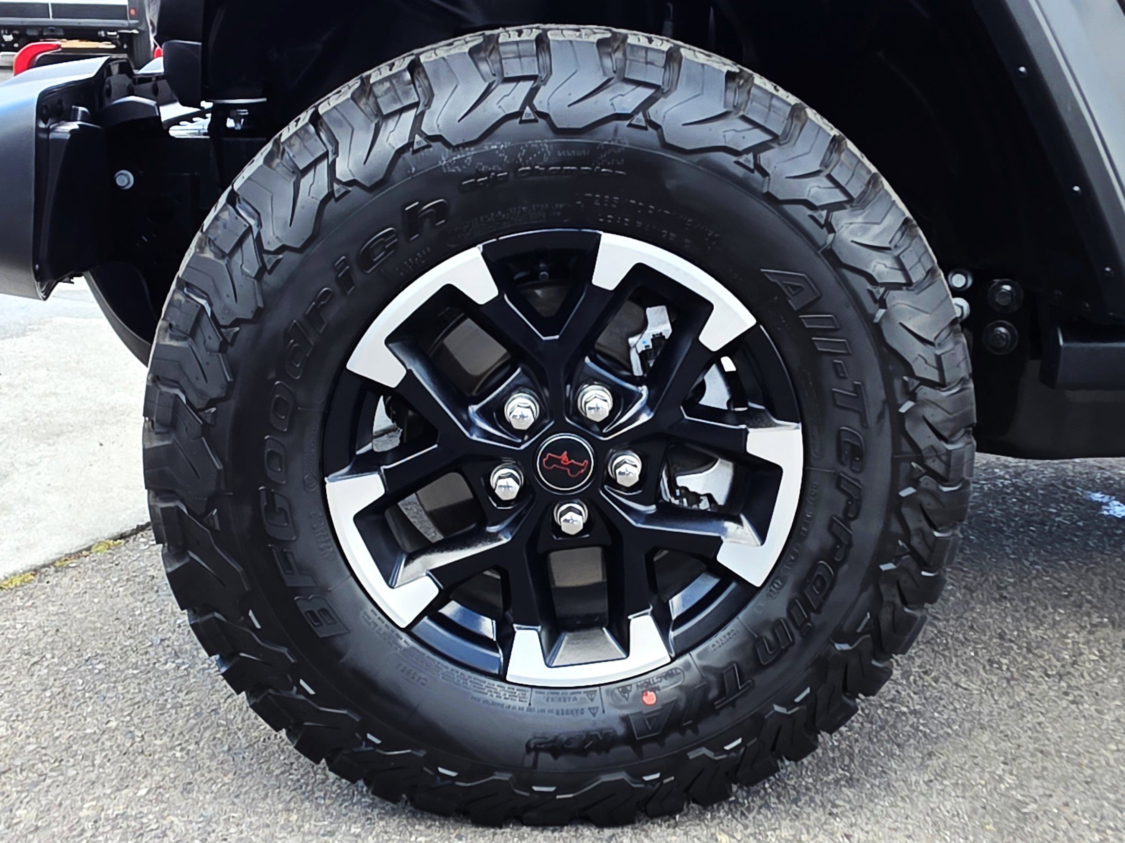 Certified 2026 Jeep Wrangler Unlimited Rubicon AWD/4WD image 9