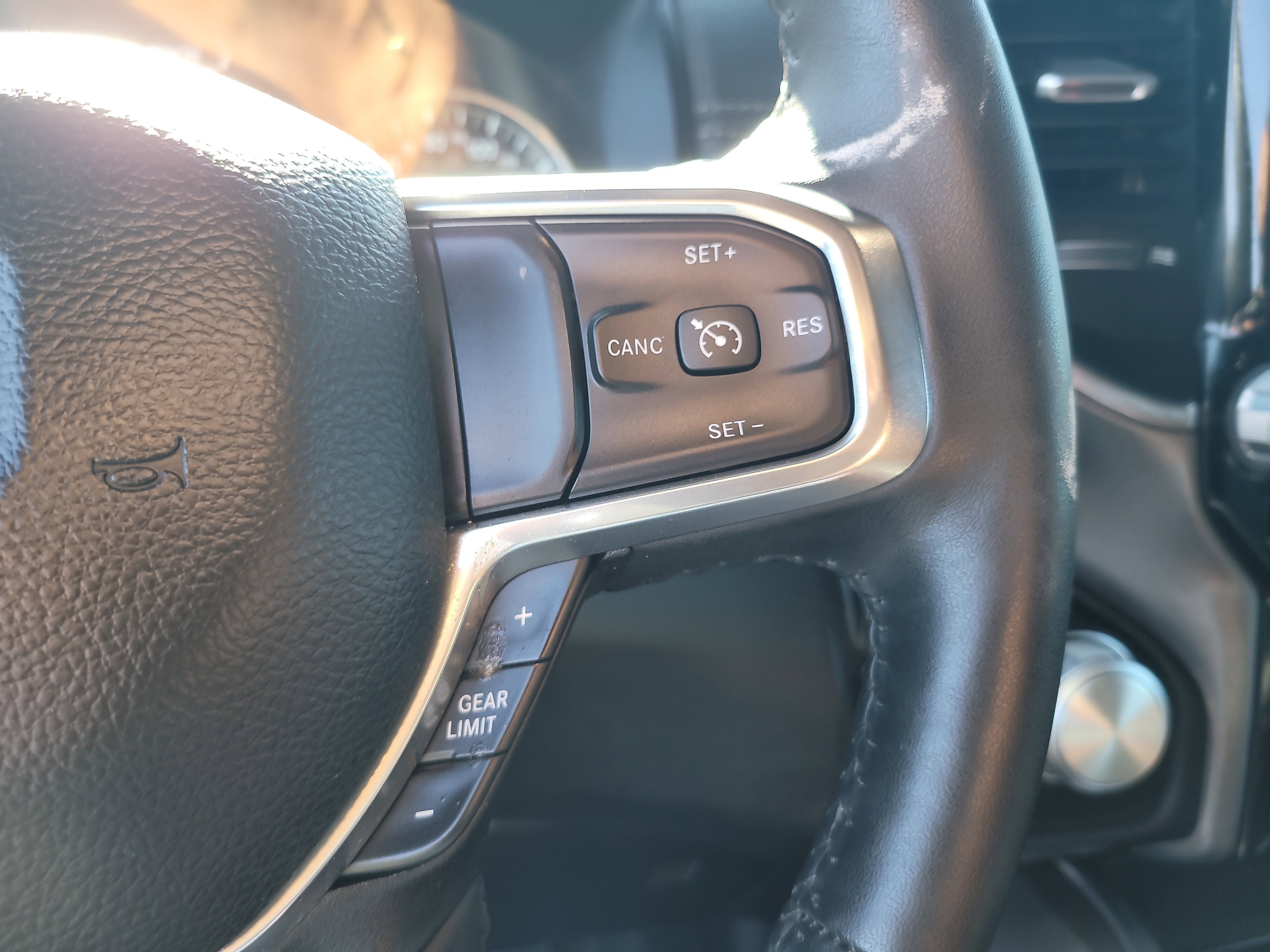 Used 2024 RAM 1500 Laramie image 29