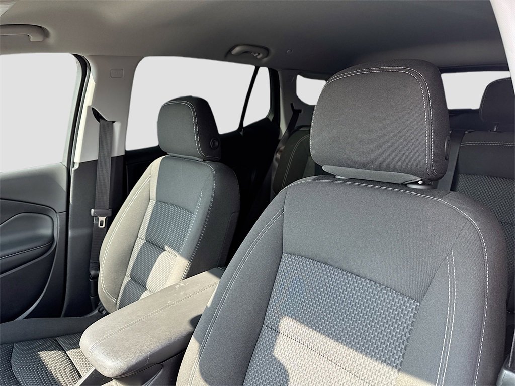 Used 2024 GMC Terrain SLE w/ Driver Convenience Package image 12