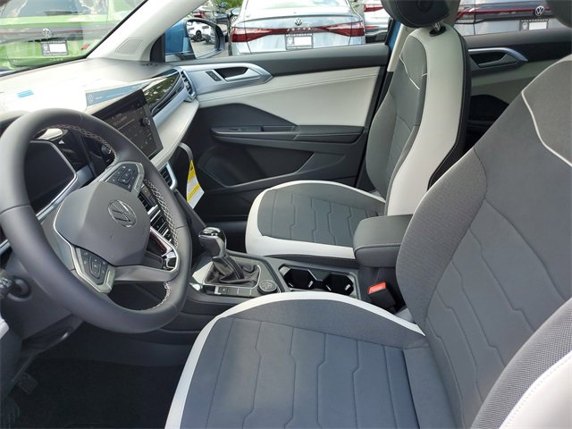 New 2025 Volkswagen Taos SE image 19
