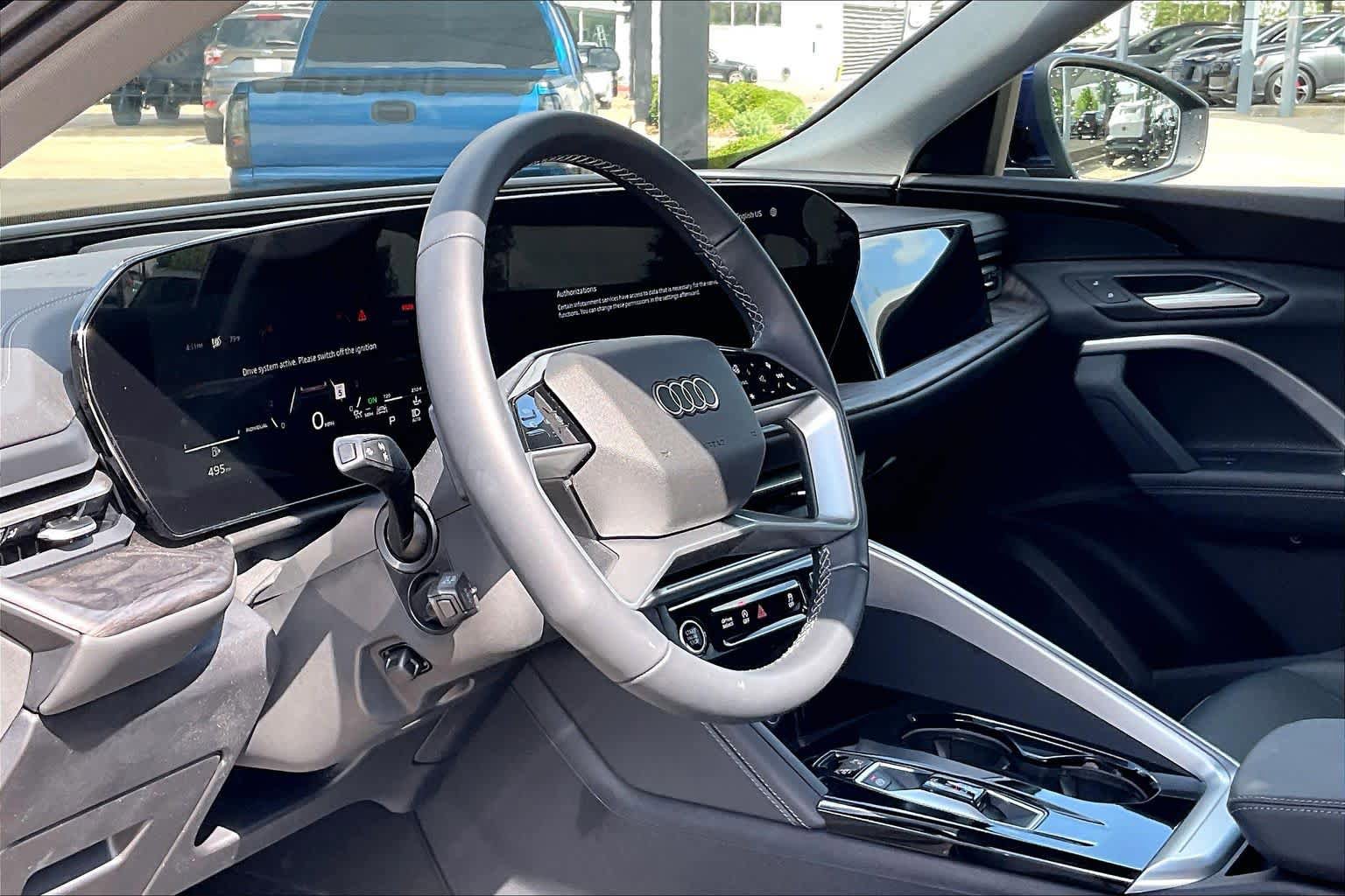 Used 2025 Audi Q5 Premium w/ Convenience Package image 17