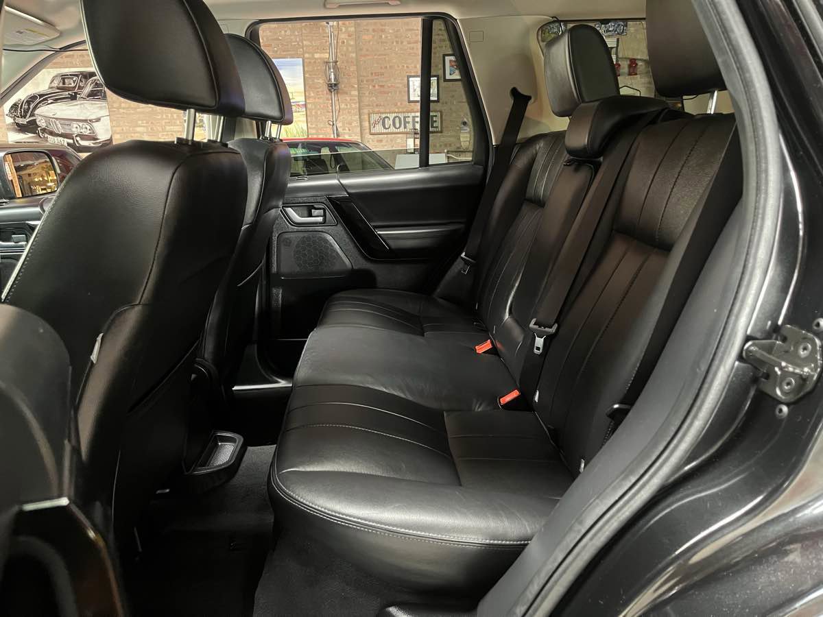 Used 2014 Land Rover LR2 AWD/4WD image 28