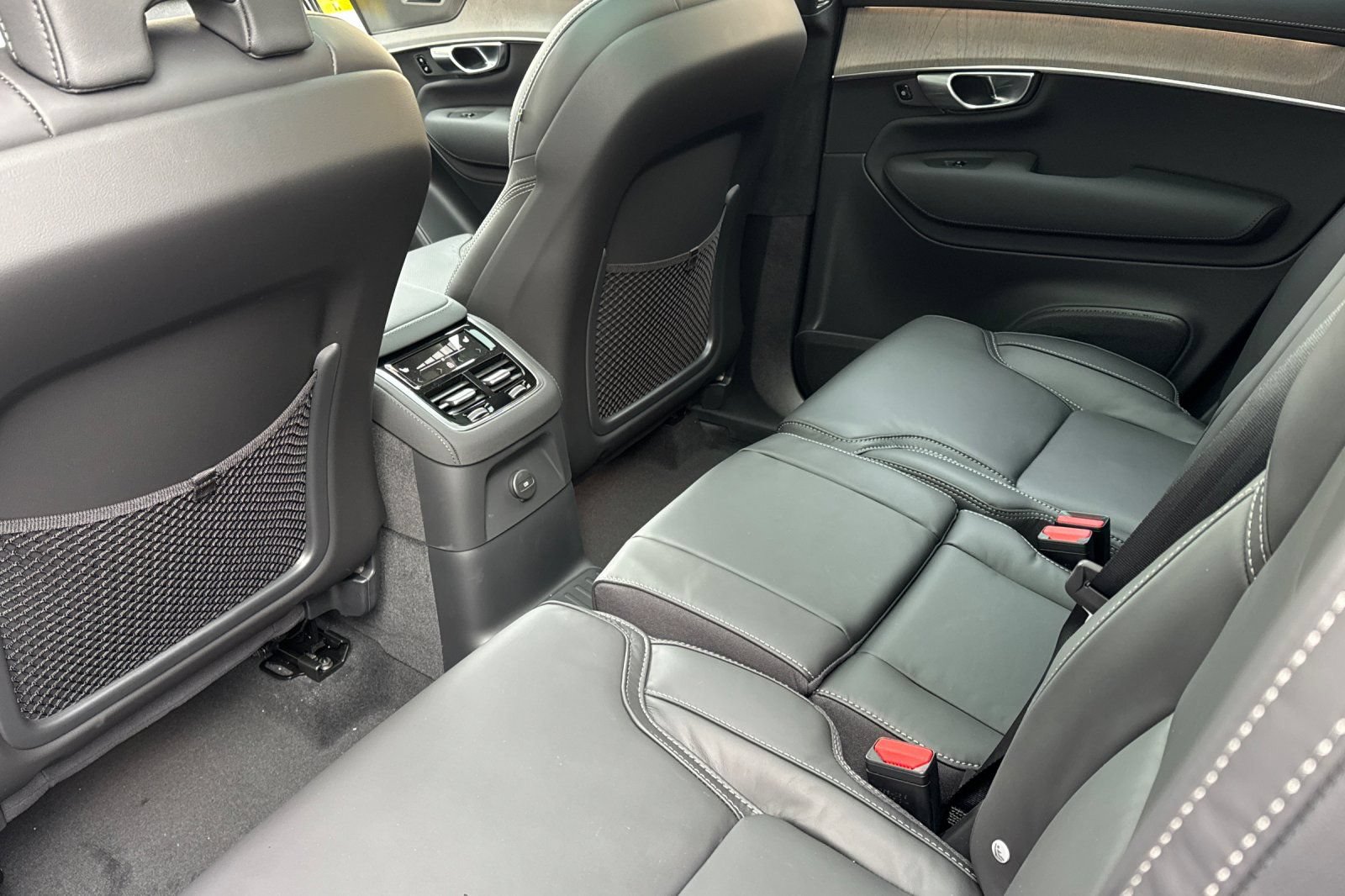 New 2026 Volvo XC90 T8 Ultra w/ Lounge Package AWD/4WD image 12