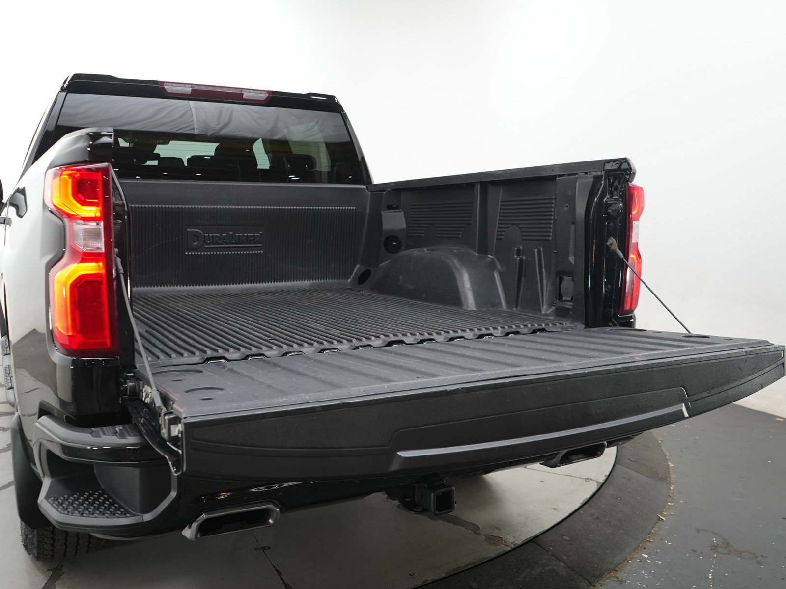 Used 2024 Chevrolet Silverado 1500 RST AWD/4WD image 18