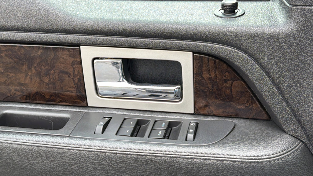 Used 2013 Ford F150 Platinum image 22