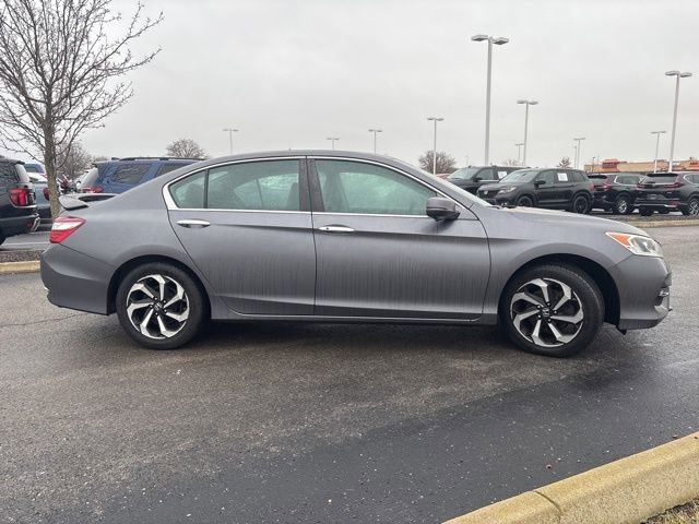 Used 2017 Honda Accord EX image 10