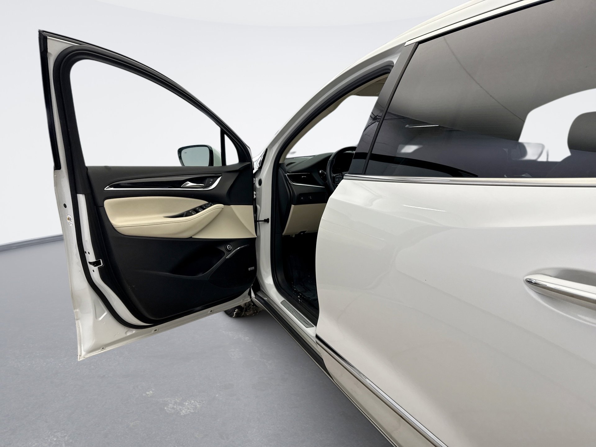 Used 2023 Buick Enclave Essence w/ Experience Buick Package image 9