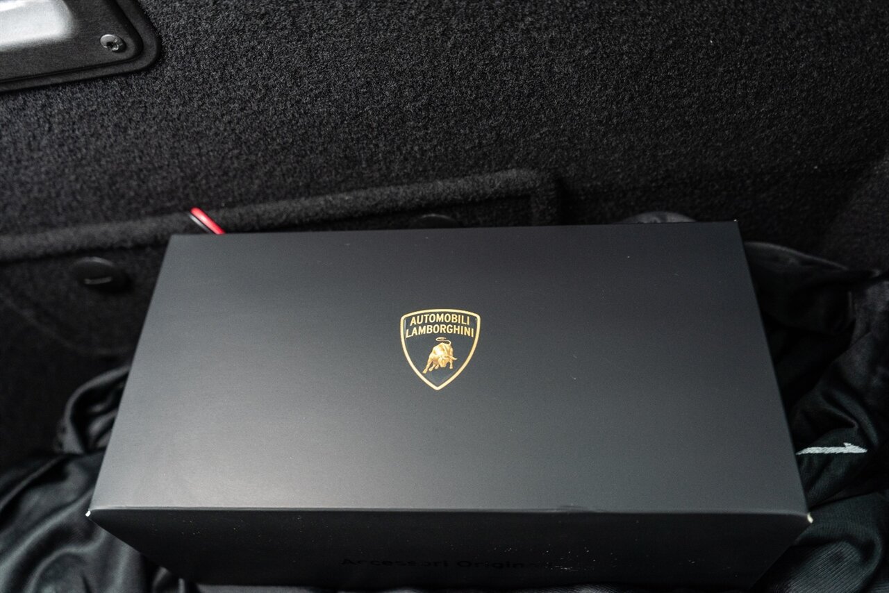Used 2019 Lamborghini Huracan Performante AWD/4WD image 53