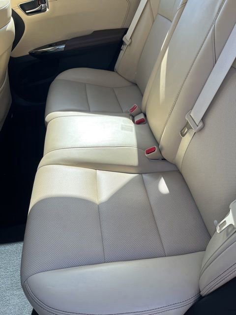 Used 2016 Toyota Avalon Limited w/ Toyota Safety Sense Package FWD image 10