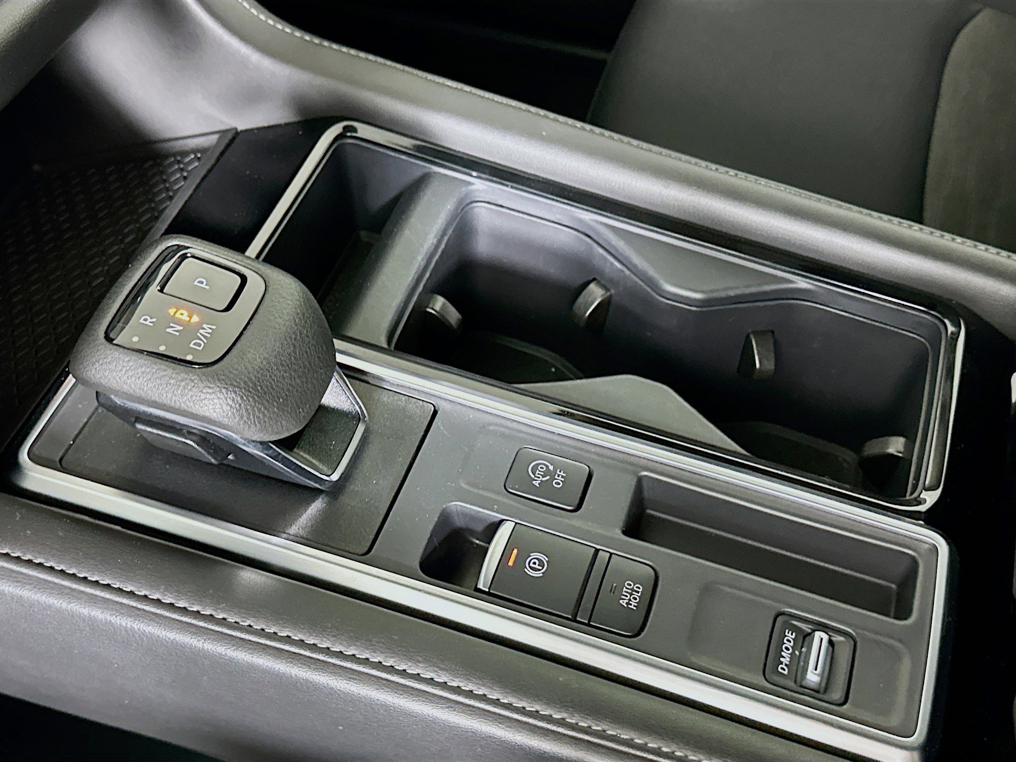 Used 2025 Nissan Pathfinder SV image 24