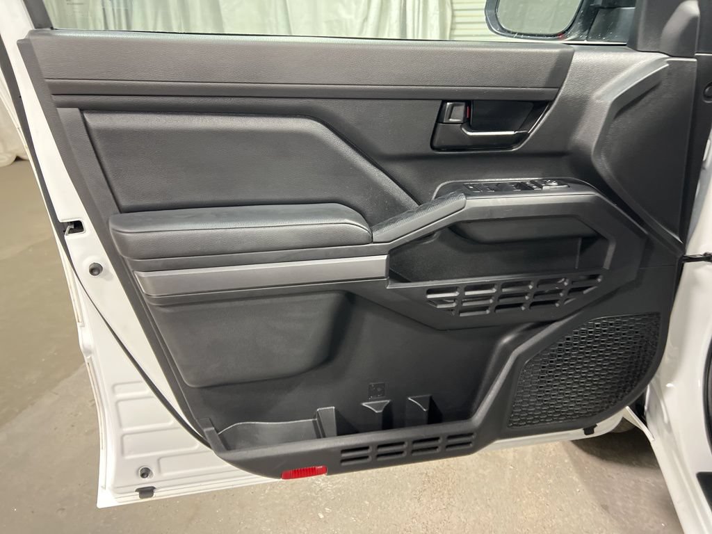 Used 2024 Toyota Tacoma SR5 AWD/4WD image 24