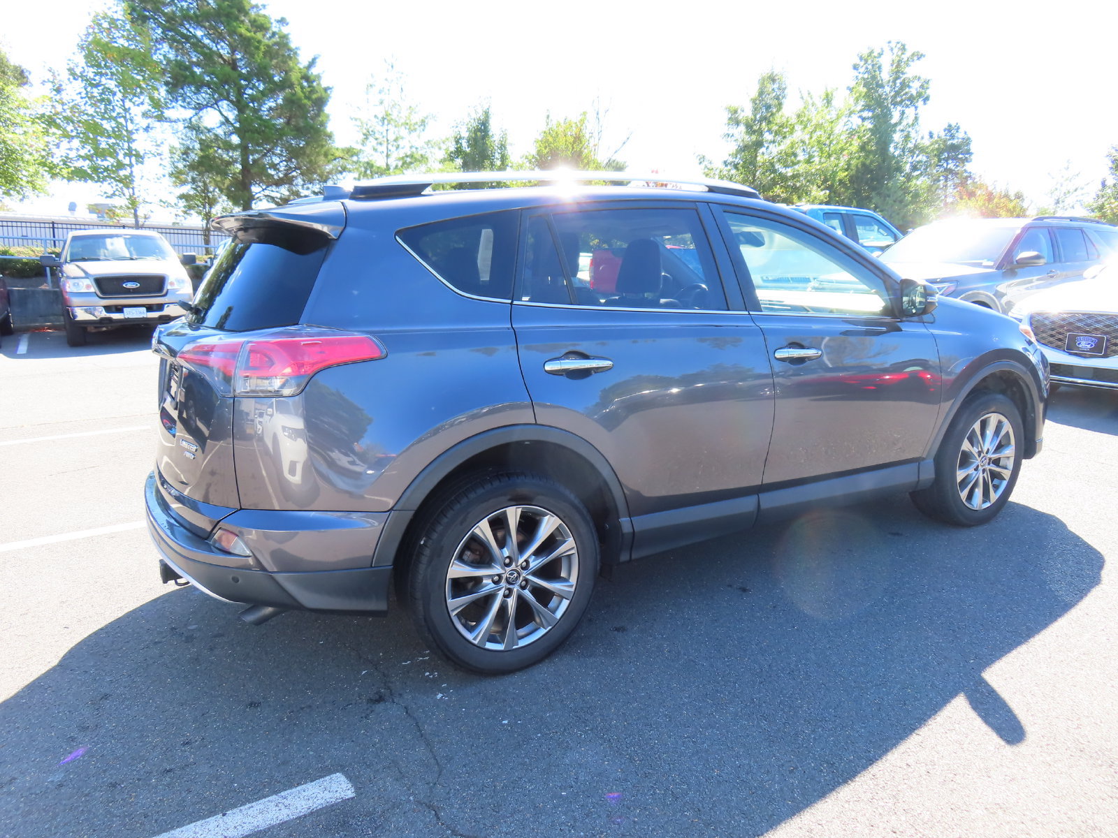 Used 2016 Toyota RAV4 Limited w/ Advanced Technology Package AWD/4WD image 5