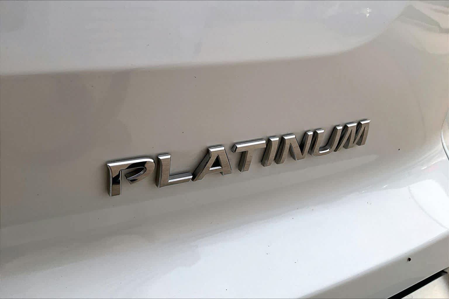 Used 2025 Nissan Pathfinder Platinum w/ Cargo Package FWD image 10