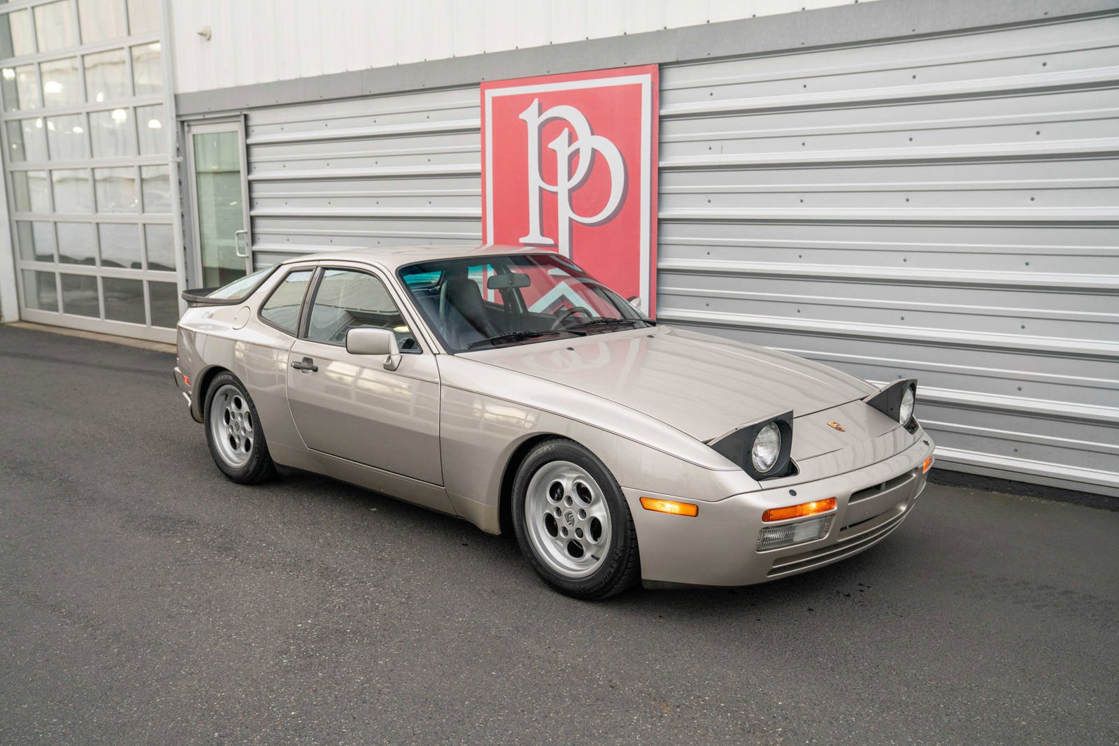 Used 1986 Porsche 944 Turbo RWD image 53