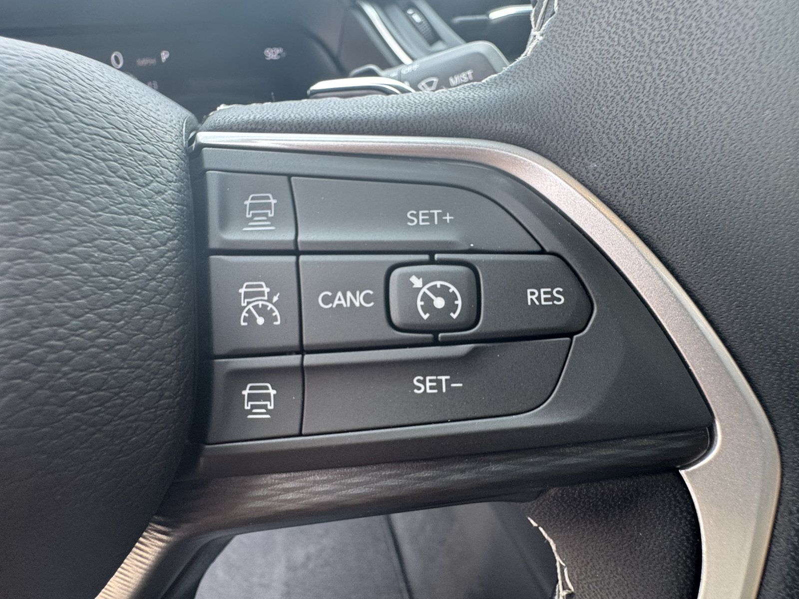 New 2026 Jeep Grand Cherokee L Laredo RWD image 33