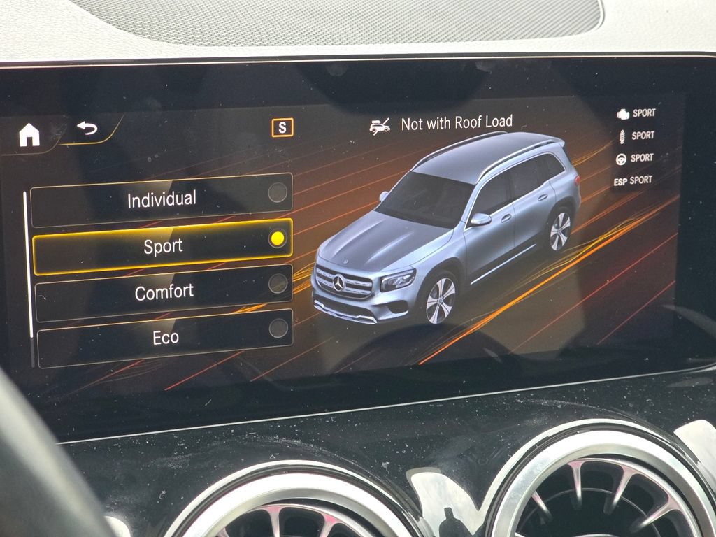 Used 2023 Mercedes-Benz GLB 250 4MATIC image 8