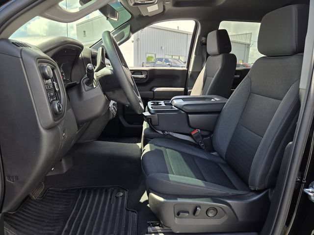 Used 2024 Chevrolet Silverado 1500 Custom w/ Turbomax Blackout Package AWD/4WD image 9