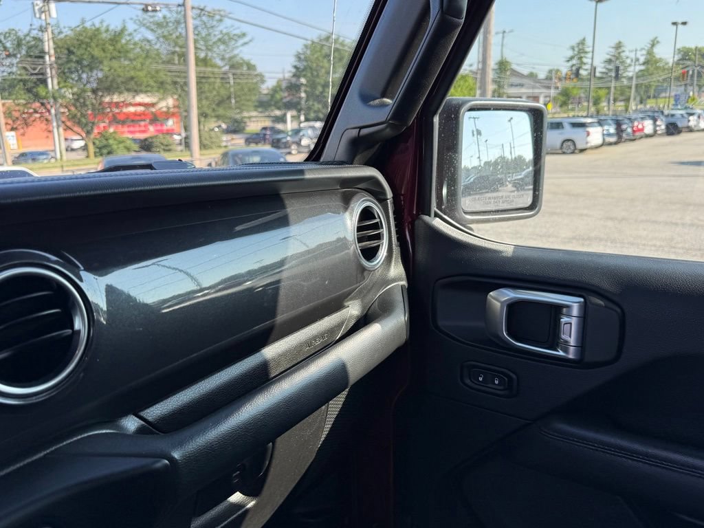 Used 2021 Jeep Wrangler Unlimited Sahara AWD/4WD image 21