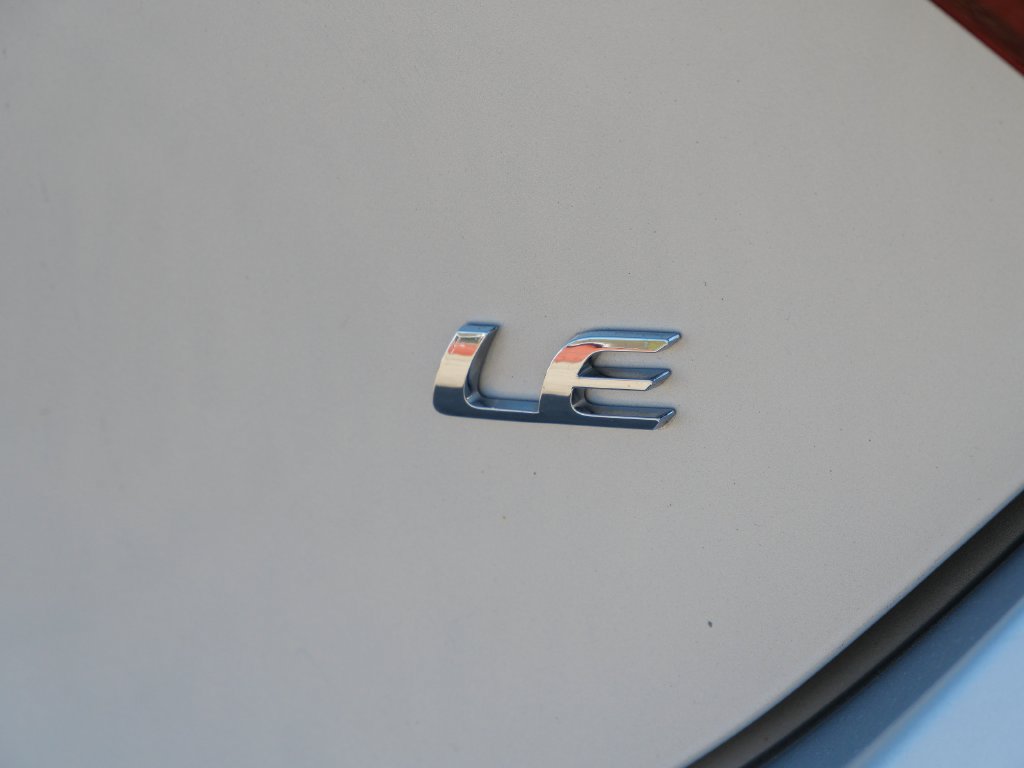 Used 2016 Toyota Corolla LE FWD image 8