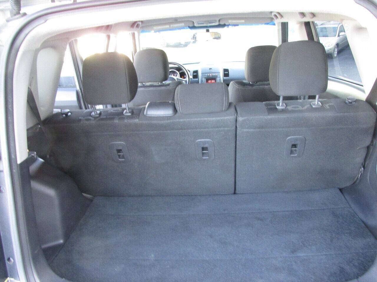 Used 2013 Kia Soul + w/ Audio Pkg FWD image 10