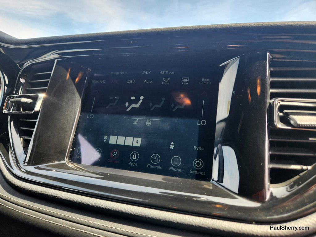 Used 2022 Dodge Durango GT image 38