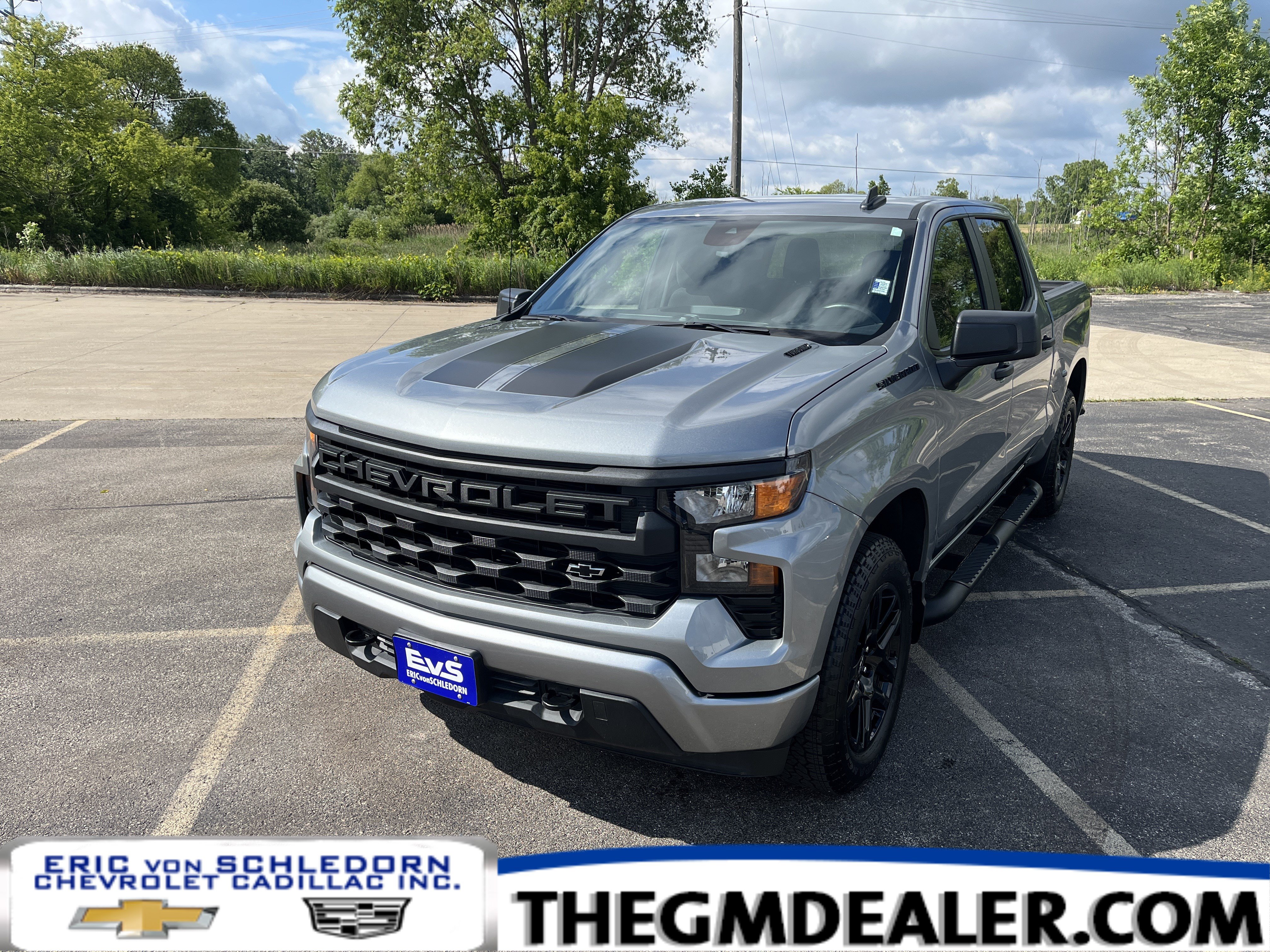 Used 2025 Chevrolet Silverado 1500 Custom w/ Rally Edition AWD/4WD image 1