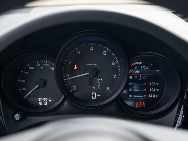 Certified 2025 Porsche Macan image 24