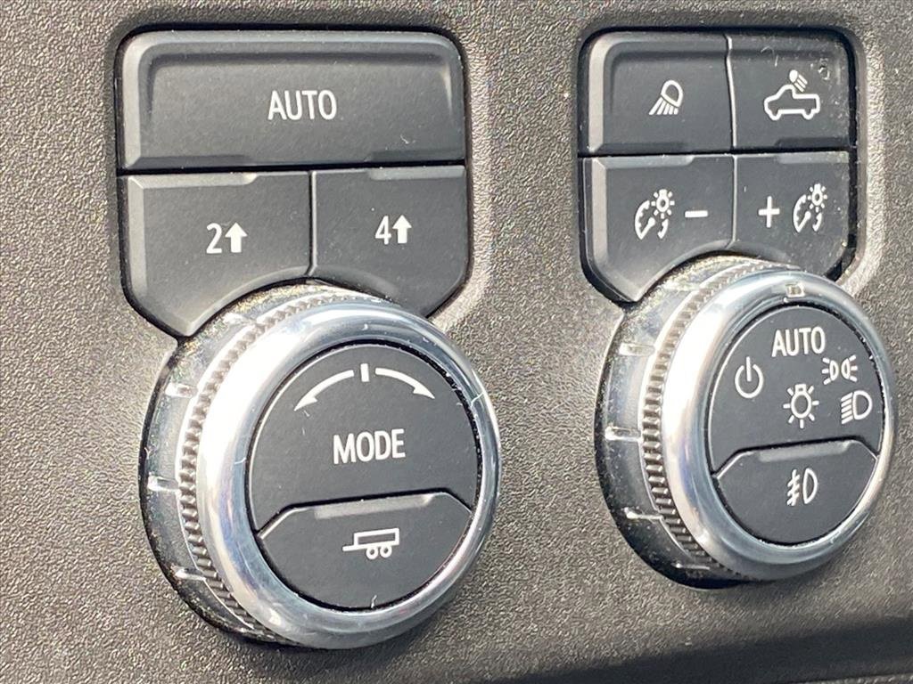 Used 2025 GMC Sierra 1500 SLT image 15