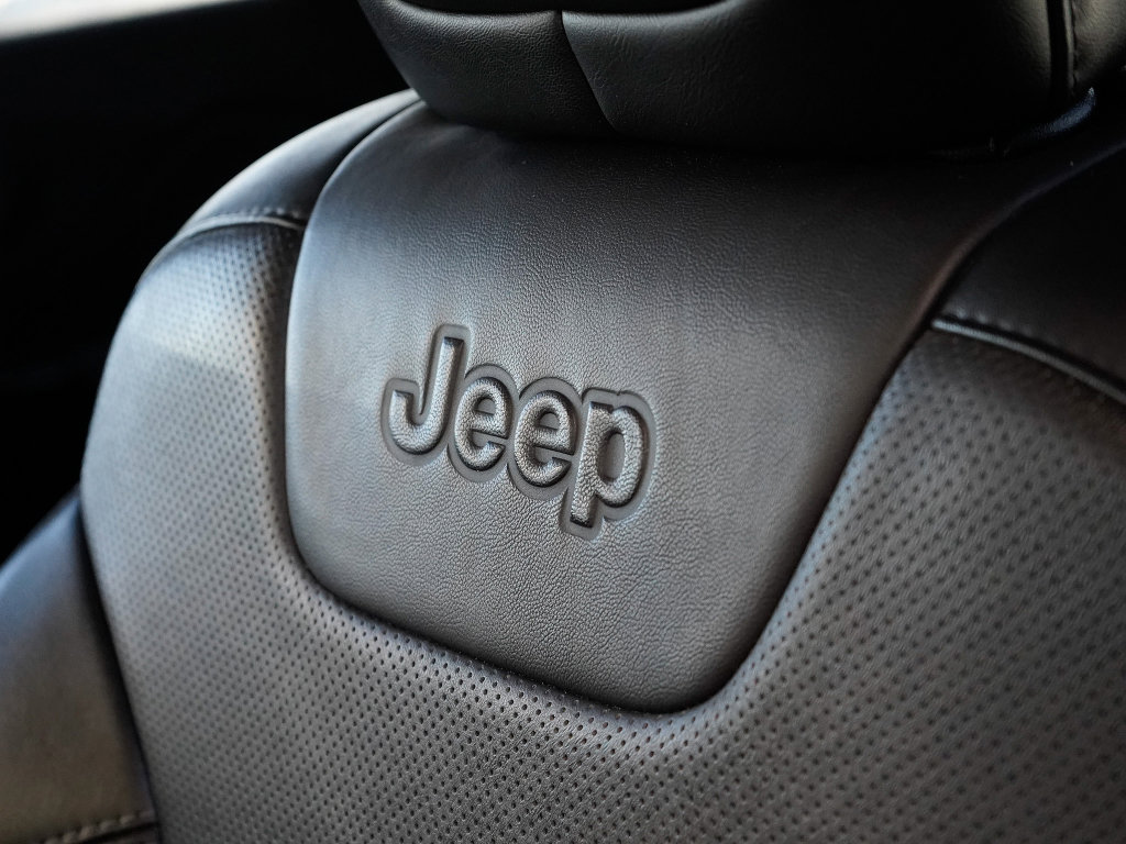 Used 2023 Jeep Cherokee Altitude Lux AWD/4WD image 19