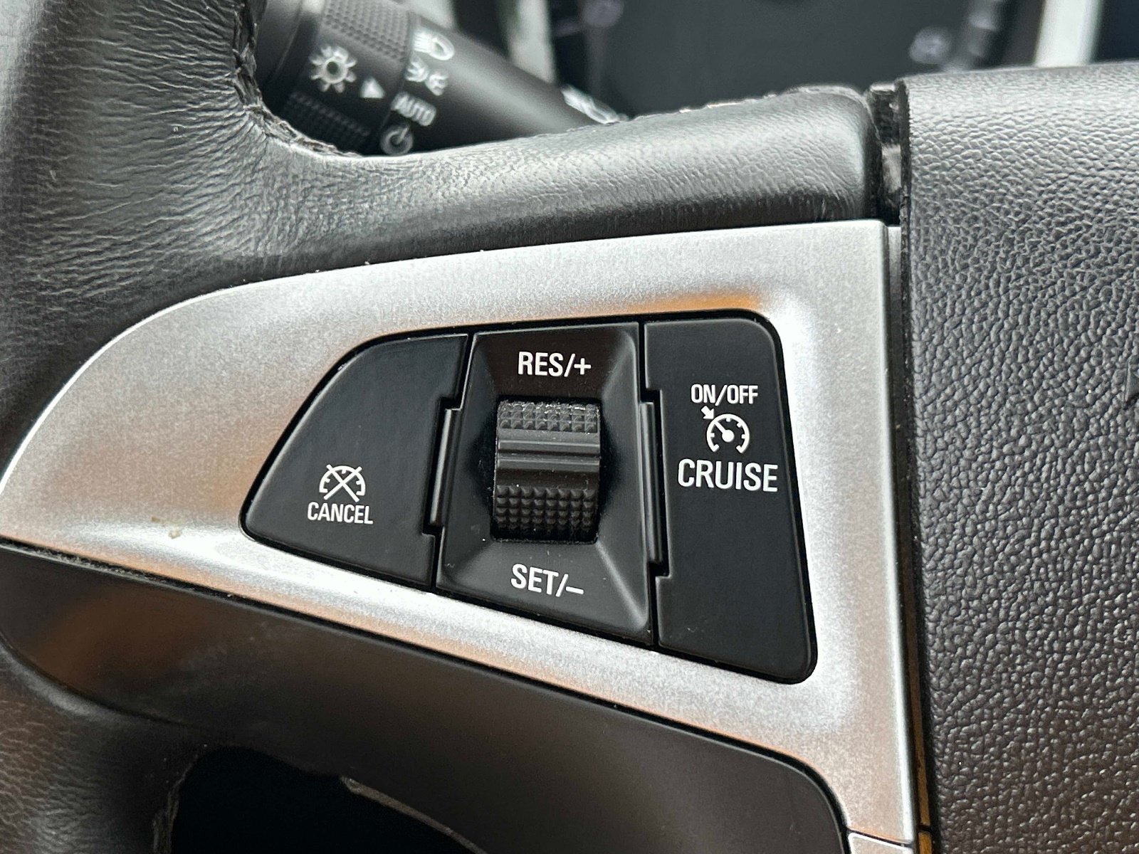 Used 2015 Chevrolet Equinox LT w/ Driver Convenience Package AWD/4WD image 21