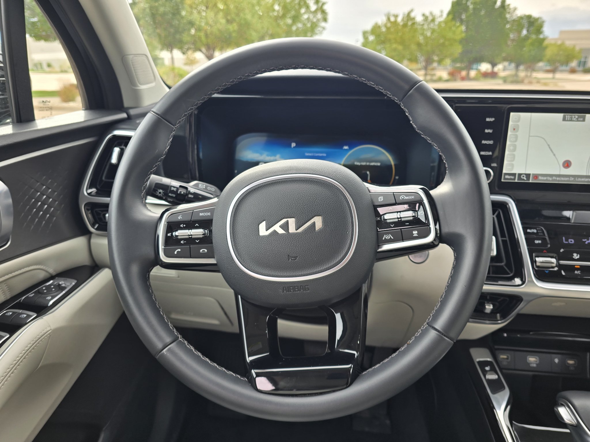Used 2023 Kia Sorento SX AWD/4WD image 31