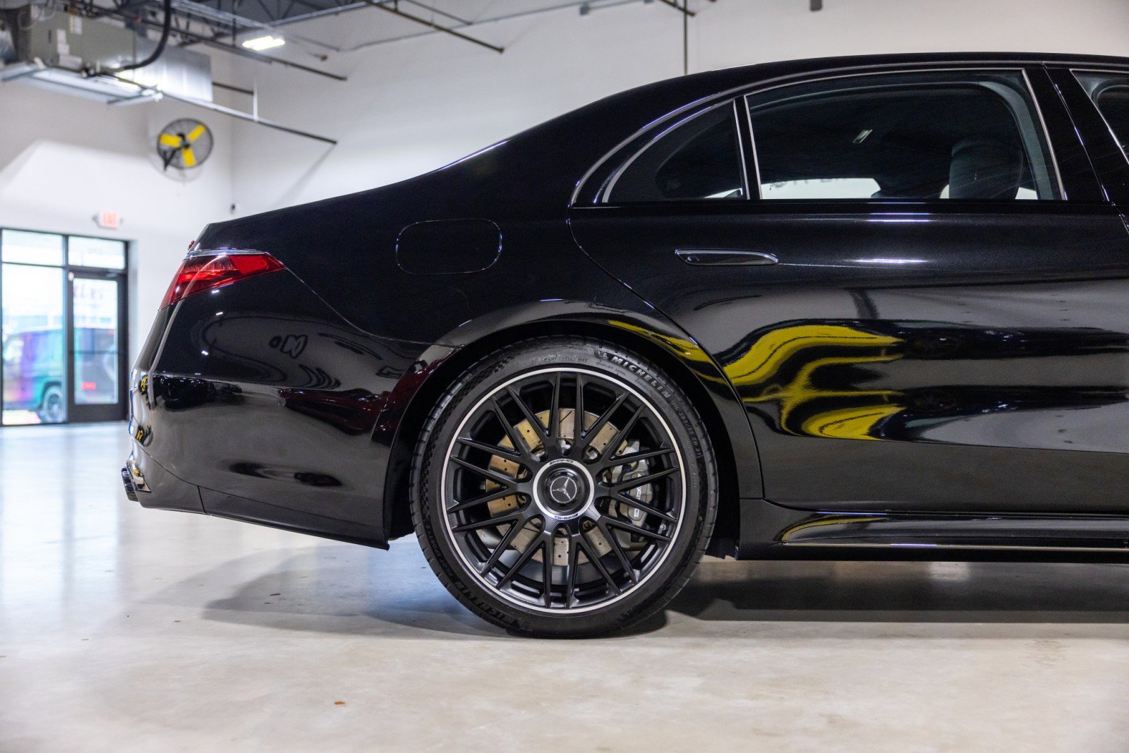 Used 2024 Mercedes-Benz S 63 AMG S w/ AMG Night Package image 25