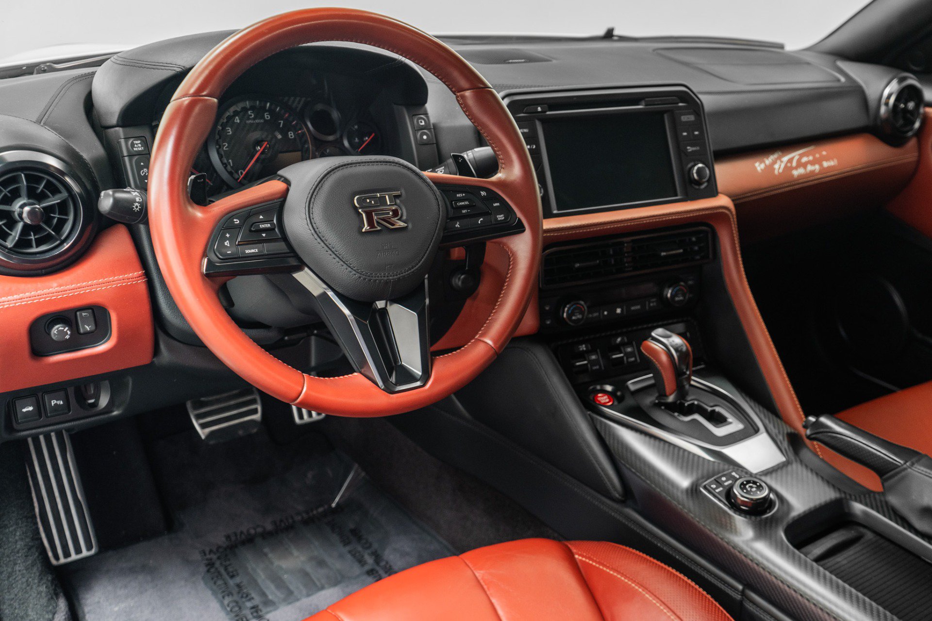 Used 2021 Nissan GT-R Premium AWD/4WD image 13