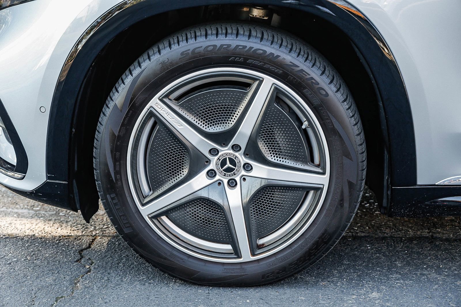 Certified 2023 Mercedes-Benz EQS 580 4MATIC SUV image 9