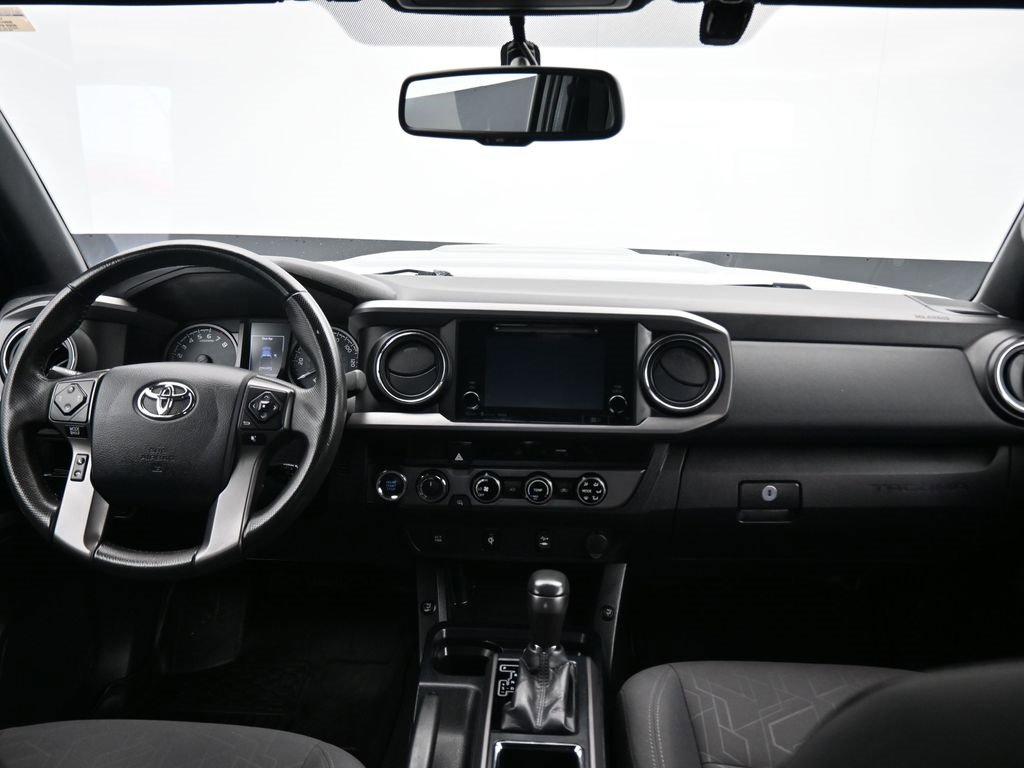 Used 2017 Toyota Tacoma TRD Sport image 38