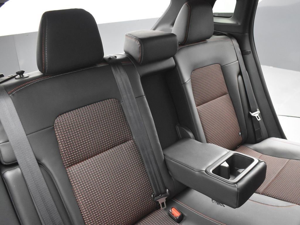 New 2026 Nissan Kicks SR w/ Cold Weather Package image 22
