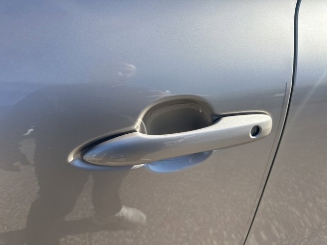 Used 2024 Toyota Venza Limited image 12