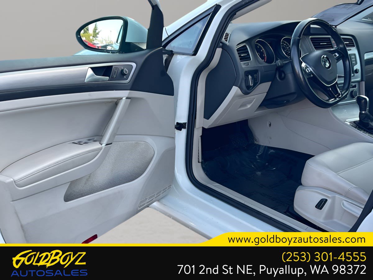 Used 2017 Volkswagen Golf SE image 11