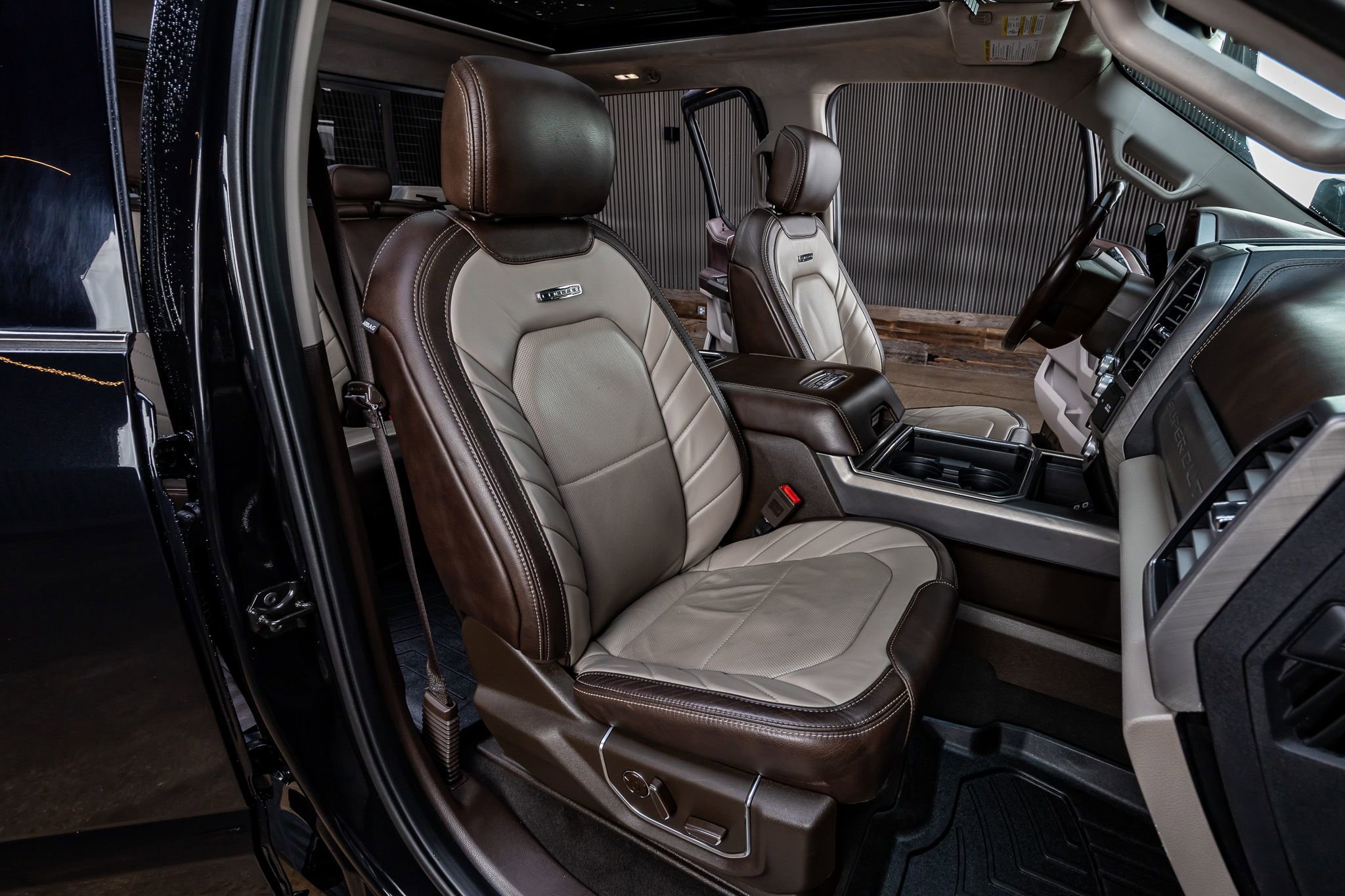 Used 2019 Ford F450 Limited AWD/4WD image 28