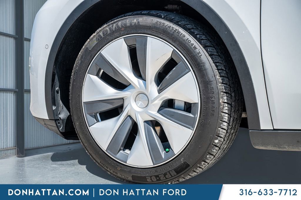 Used 2021 Tesla Model Y Long Range AWD/4WD image 33