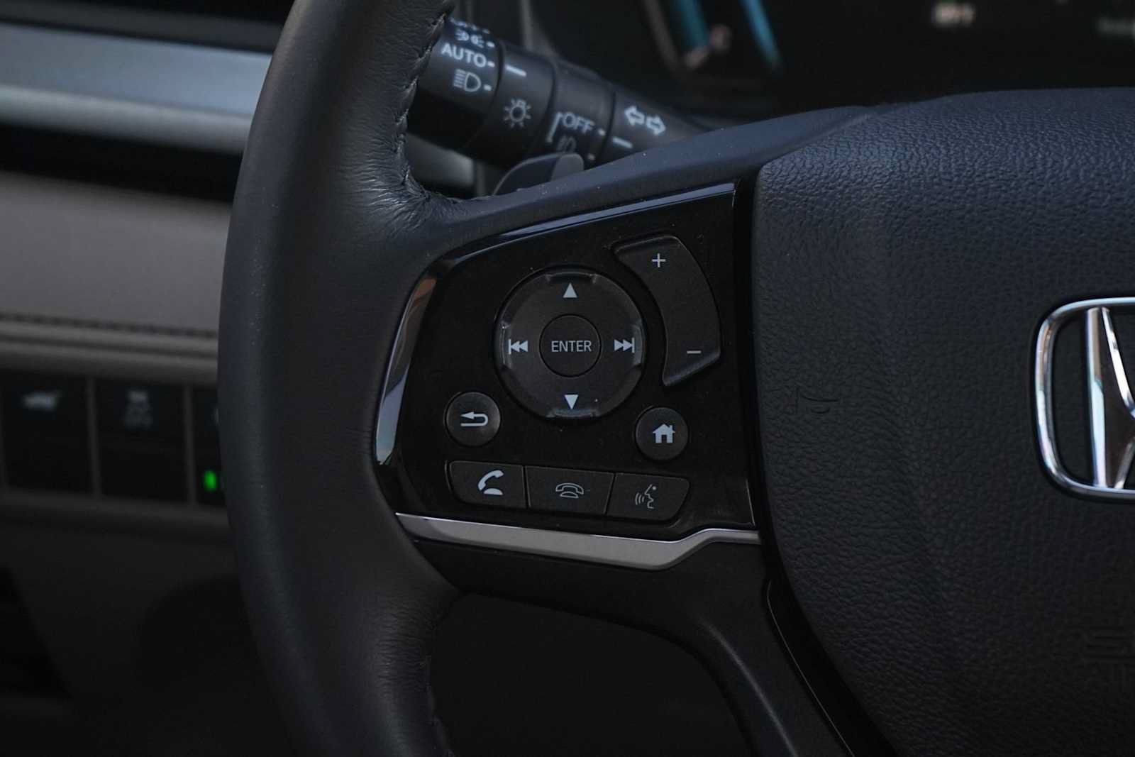 Used 2023 Honda Odyssey Touring image 17